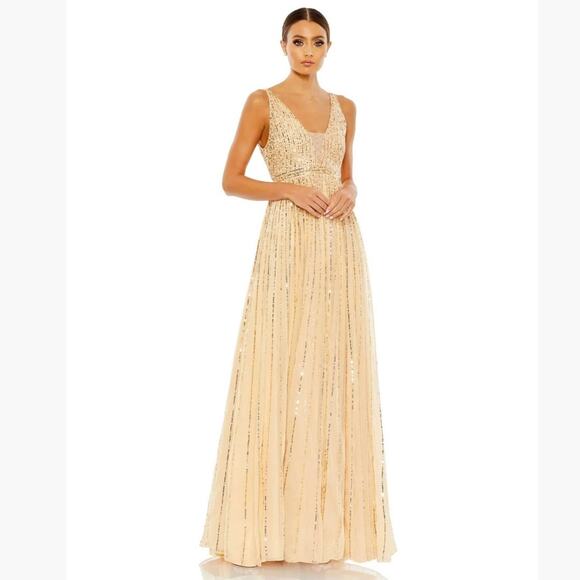 Mac Duggal 10700 Deep V-Neck Sequin Gown Maxi dress size 20 UB - Picture 1 of 7
